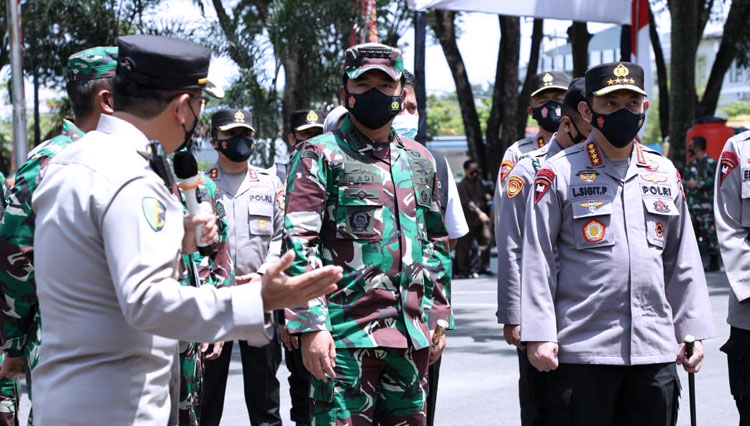 Panglima TNI dan Kapolri Tinjau Vaksinasi di Palembang