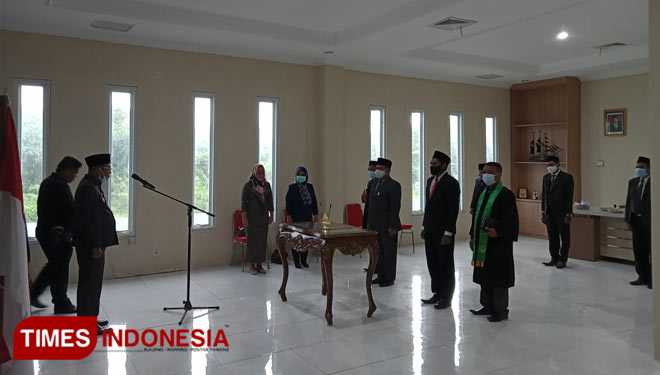 Suasana pelantikan ASN di meeting room Wakil Bupati Pulau Morotai. Dilantik oleh Wakil Bupati Asrun Padoma. (Foto: Abdul H Husain/TIMES Indonesia).