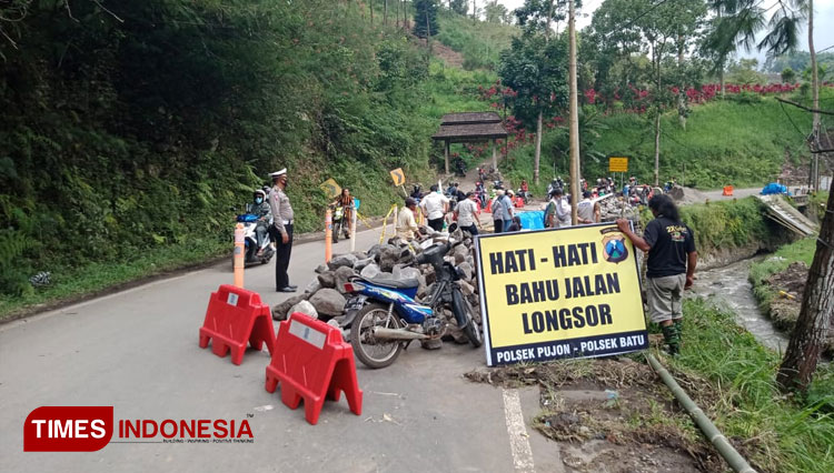 pengaturan arus lalu lintas pujon 2