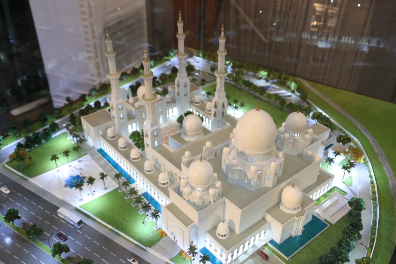 Masjid-Sheikh-Zayed-2.jpg