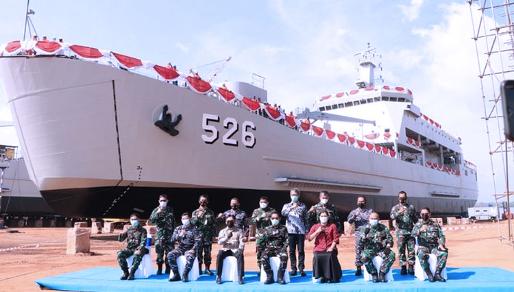 TNI AL Operasikan Dua Kapal Angkut Tank Buatan Dalam Negeri
