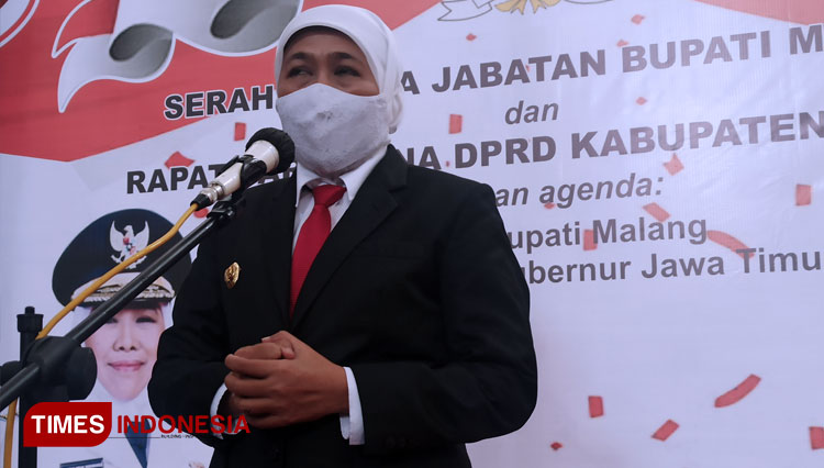 Gubernur Jatim Khofifah usai Sertijab Bupati Malang di Kantor DPRD Kabupaten Malang, Senin (8/3/2021). (FOTO: Lely Yuana/TIMES Indonesia) 