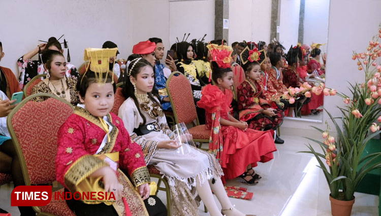 Penampilan-salah-satu-peserta-Pesona-Batik-Nusantara-2021.jpg