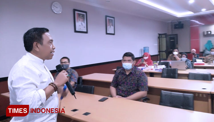 Anggota DPRD Kota Semarang, HM Rohaini saat mengisi Sosialisasi Antar Kerja Online Kegiatan Pengelolaan Informasi Pasar Kerja di Semarang, Selasa (9/3/2021). (Foto: Dhani Setiawan/TIMES Indonesia)