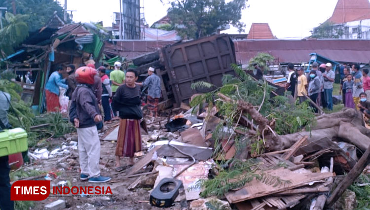 Kecelakaan di Desa Bungah (Foto: Akmal/TIMES Indonesia)