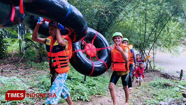 Wahana Ulin Kabapa Wisata River Tubing Uji Adrenalin Di Sungai