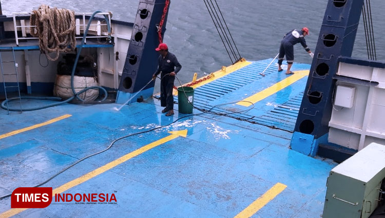 Pelabuhan Banyuwangi Ditutup, Jasa Kapal Manfaatkan Waktu untuk Perawatan