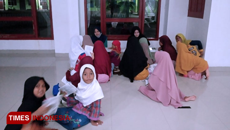 Mahasiswa KSM-T Unisma Tanamkan Nilai Agama pada Santri API Ma’Arif