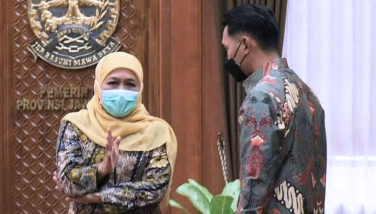 Unggah Status Bupati Tuban yang Masih Jomblo, Facebook Gubernur Jatim Diserbu Netizen