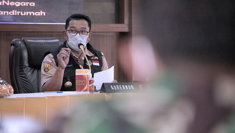 Gubernur Jabar Ridwan Kamil saat memimpin Rakor Komite Penanganan Covid-19, di Mapolda Jabar, Kota Bandung, Senin (15/3/2021). (Foto: Humas Jabar for TIMES Indonesia)