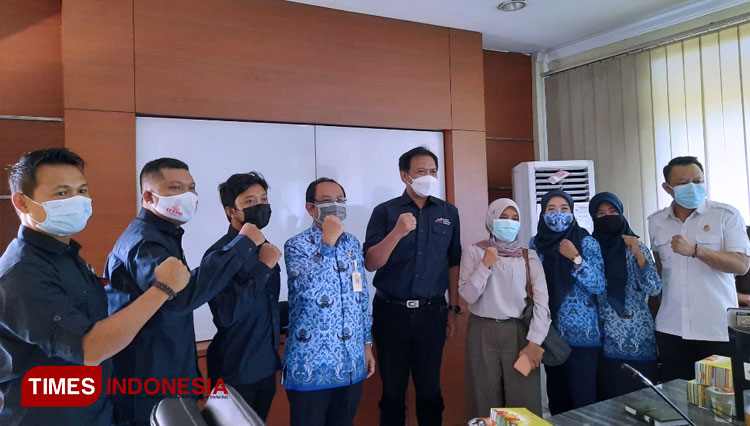 AMSI melakukan pertemuan dengan Kominfo Sidoarjo di ruang rapat milik Pemerintah Kabupaten Sidoarjo (FOTO: Shinta Miranda/TIMES Indonesia)