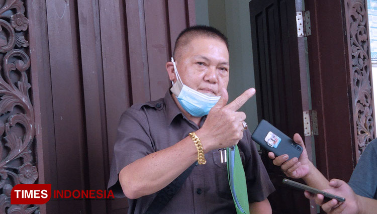 Advokat Yakobus Welianto, penasihat hukum terdakwa kasus dugaan penggelapan jual beli kapal, Willy Gunawan alias Apiau. (FOTO: Akmal/TIMES Indonesia)