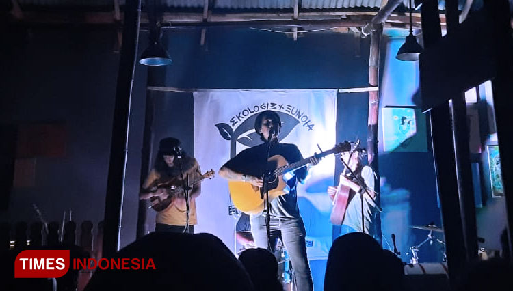 Bagus Dwi Danto dan Band Coconightman saat mampir di Kota Malang dalam rangkaian tur 11 Kota. (Foto: Dok. Bagus Dwi Danto/TIMES Indonesia)