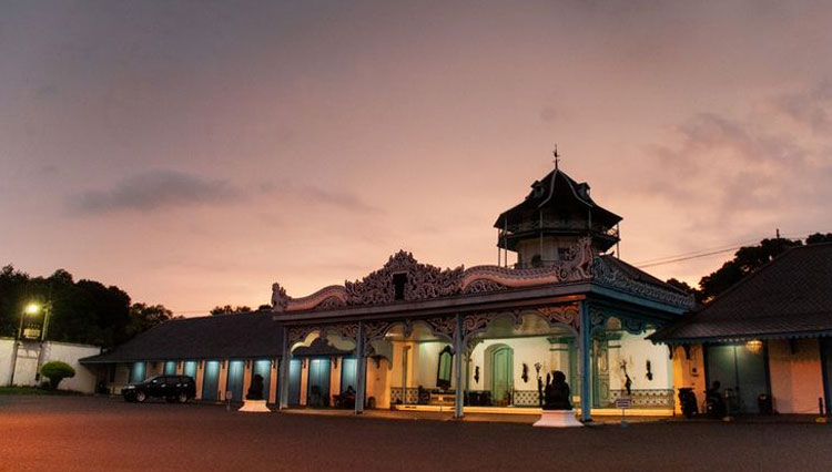 Keraton-Surakarta.jpg