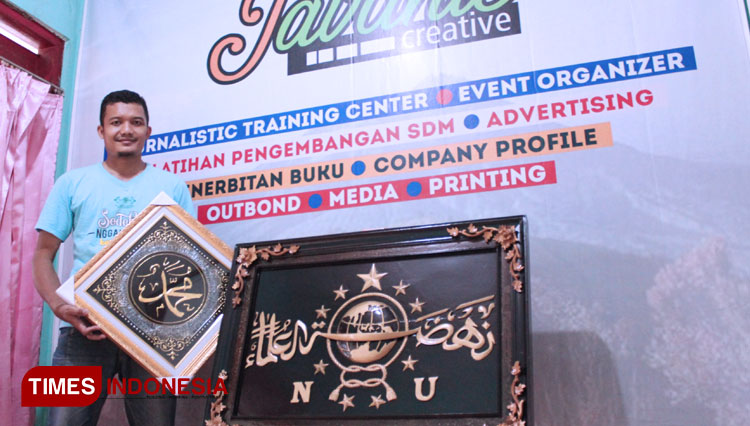 Rahmat Hadianto, entrepreneur muda asal Kota Madiun yang mengelola usaha dan kini banyak mengandalkan digital marketing untuk pemasarannya. (Foto: Aditya Candra/TIMES Indonesia)