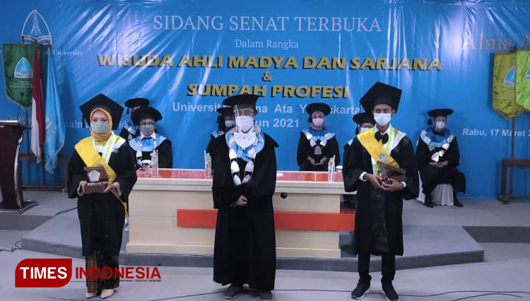 Rektor UAA b