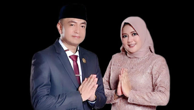 Rosi-bersama-SUami.jpg