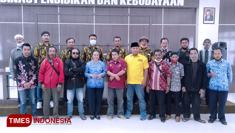 lomba-tradisi-ngejung-yang-diselenggarakan-AMPG-Kabupaten-Bondowoso-2.jpg