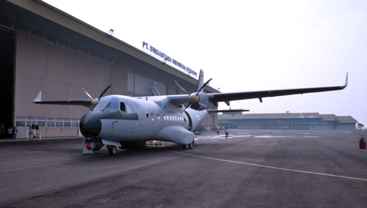Pesawat-CN235-220-MPA-2.jpg