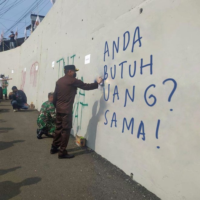 Grafiti Jembatan Kedungkandang 11