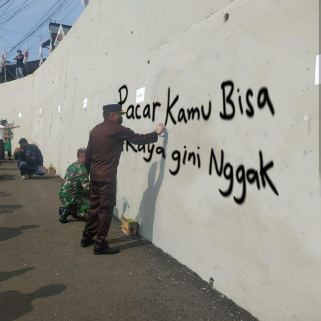 Grafiti Jembatan Kedungkandang 6