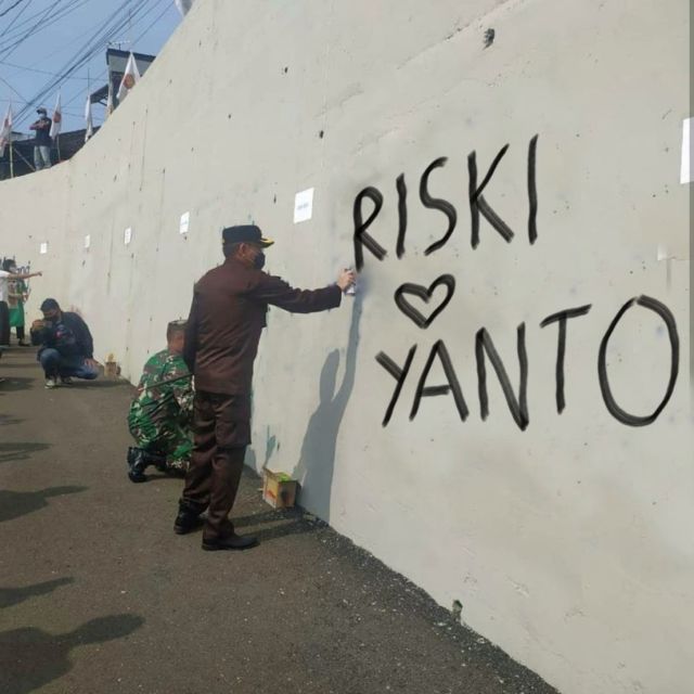 Grafiti Jembatan Kedungkandang 7