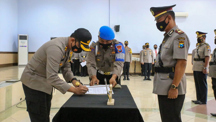 Sejumlah Kasat dan Kapolsek Polres Jombang Dimutasi