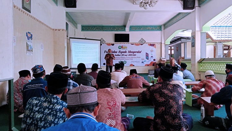 Dosen Unisma Malang Kenalkan Pasar Modal Syariah Kepada Santri