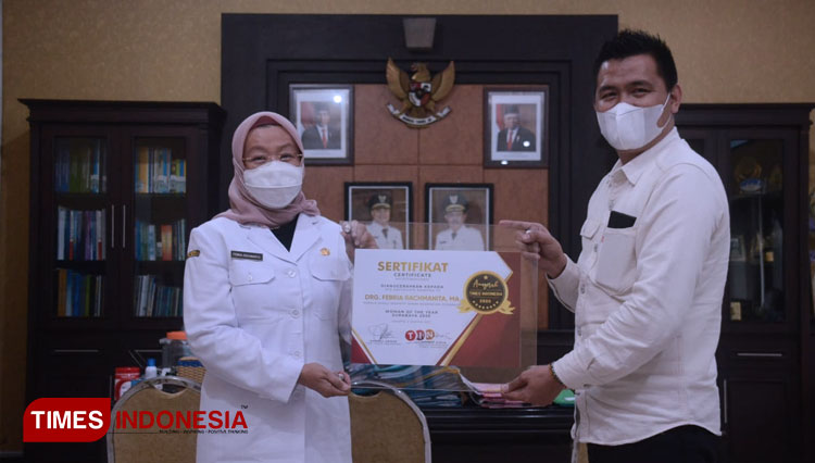 Jadi Kepala Dinas Inovatif, Kadinkes Surabaya Raih Anugerah TIMES Indonesia 2020