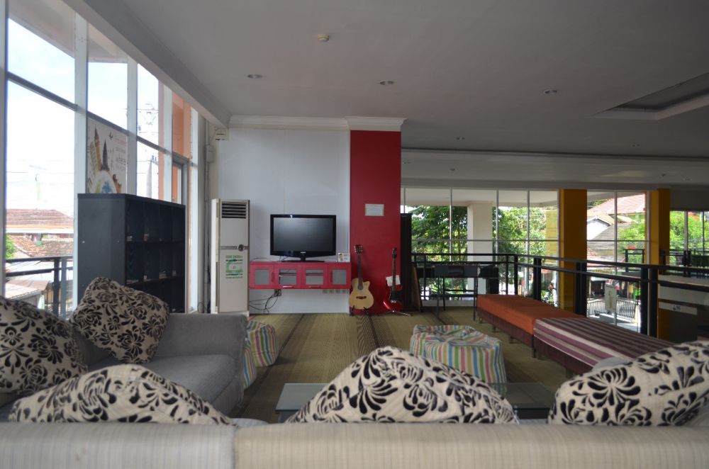 Lobby Edu Hostel Jogja 3