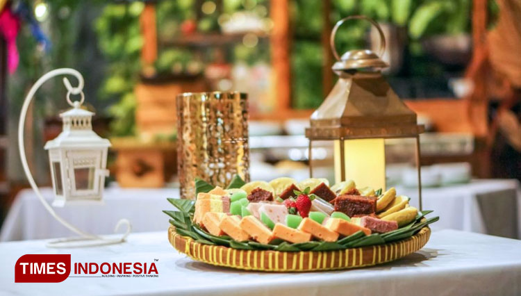 HARRIS Batam Center tumpeng