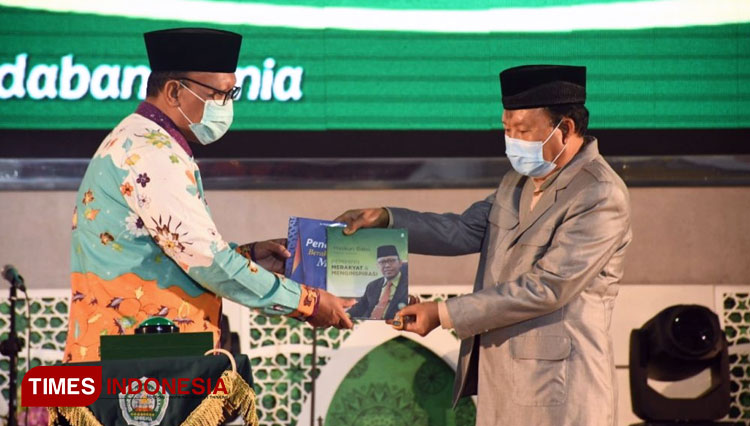 Lustrum ke- 8, Unisma Malang Rilis Buku Bukti Konsistensi di Bidang Intelektual