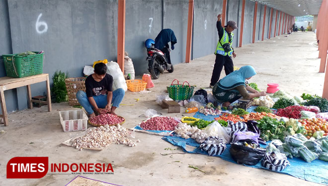 Lapak Sayur  di Pasar Salak Banjarnegara Mulai Ramai 