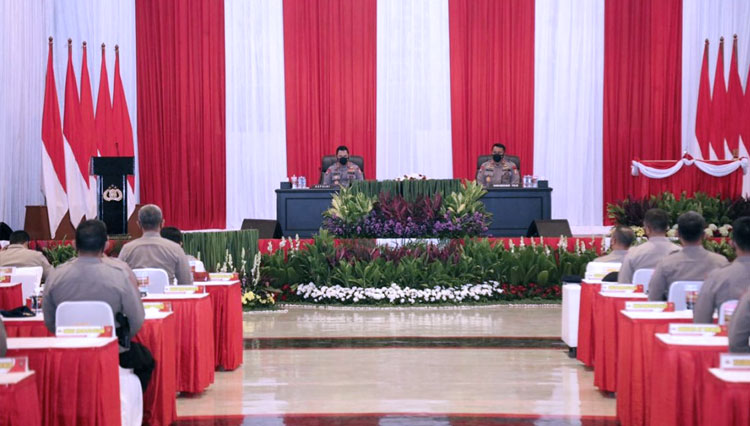 Kapolri-saat-menutup-Rakernis-korps-Brimob-Polri.jpg