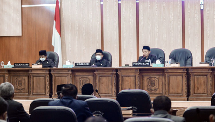 Suasana rapat paripurna di DPRD Kabupaten Ciamis a