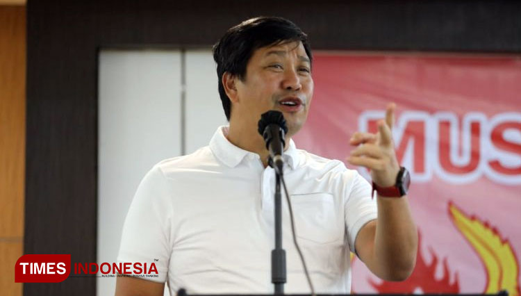 Wagub Sulut Steven O.E Kandouw terpilih menjadi Ketua Umum KONI Sulut periode 2020-2024, dan menyampaikan sambutan. (Foto: KONI Sulut for TIMES Indonesia).