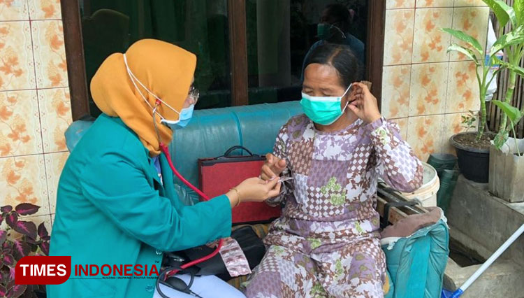 Mulia, Ini Tujuan Mahasiswa Unisma Malang Bikin Apotek Keliling