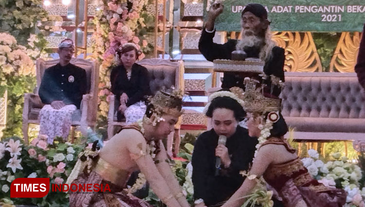 Bupati Lamongan Yuhronur Effendi c