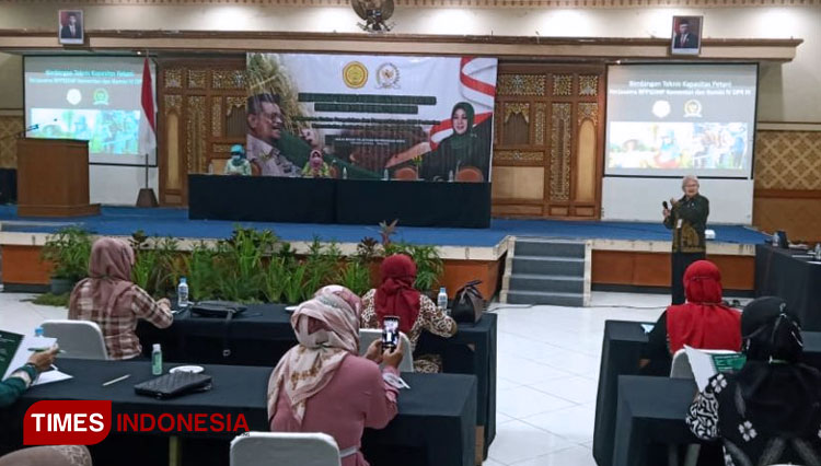 Arahan Kabalai BBPP BATU saat pembukaan BIMTEK Peningkatan Kapasitas Petani dan Penyuluh Pertanian. (FOTO: AJP TIMES Indonesia)