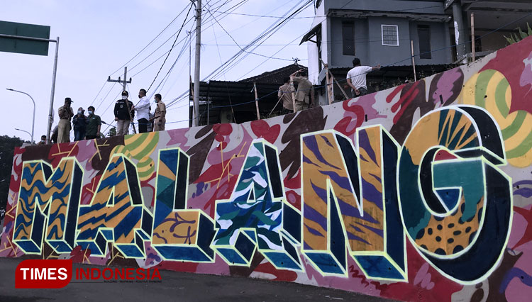 Tinjau Graffiti Jembatan Kedungkandang, Begini Apresiasi Wali Kota Malang