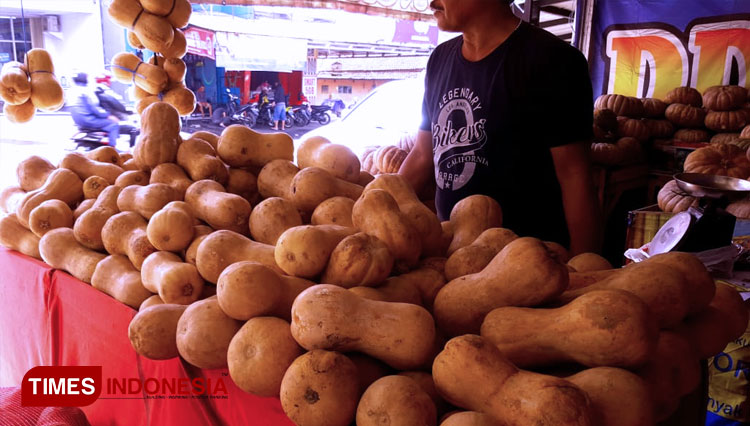 Labu madu (Cucurbita moschata) saat ini pasarnya mulai meningkat di Kota Tasikmalaya menjelang bulan suci Ramadan (FOTO: Harniwan Obech/TIMES Indonesia)