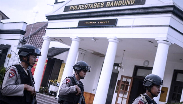 Polrestabes Bandung Perketat Penjagaan Pasca Serangan Terduga Teroris ...