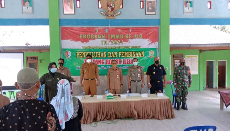 Tim Bea Cukai Bojonegoro Sosialisasikan Larangan Rokok Ilegal. (FOTO: AJP TIMES Indonesia)