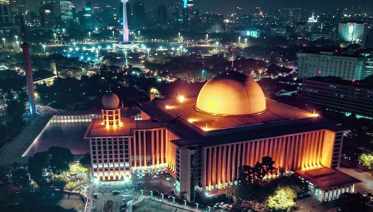 Masjid Istiqlal Buka Parkir Kendaraan untuk Jemaah Gereja Katedral