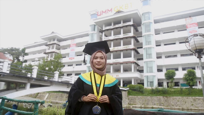 Wisudawan terbaik Universitas Muhammadiyah Malang Sherly Lola Zuraida. (Foto: Humas UMM)