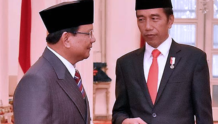 Presiden RI Joko Widodo dan Menteri Pertahanan Prabowo Subianto. Mereka dikabarkan akan menjadi saksi pernikahan YouTuber Atta Halilintar dan penyanyi Aurel Hermansyah. (FOTO: ANTARA)