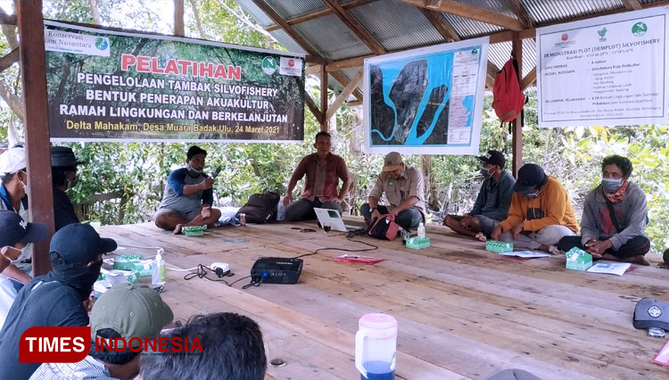Educate fishermen about the importance of protecting the ecosystem (FOTO:  Syahir/TIMES Indonesia)