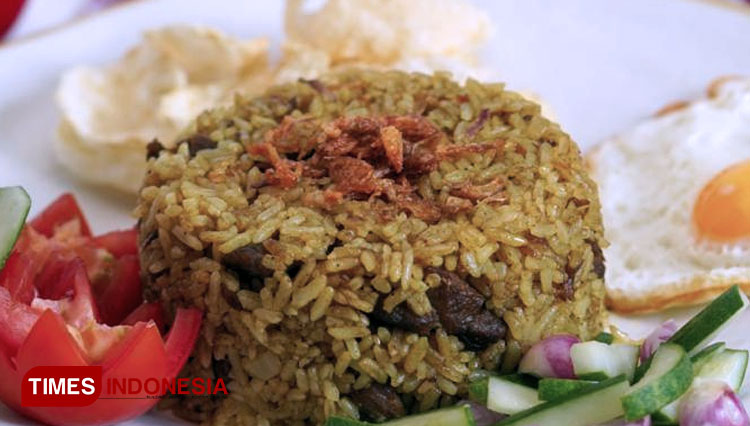 Nasi-goreng-kari-sapi-2.jpg