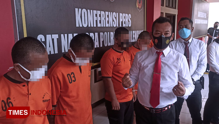 Satuan Reserse Narkoba (Satnarkoba) Polres Majalengka, menggelar konferensi pers tindak pidana kasus narkoba. (Foto: Jaja Sumarja/TIMES Indonesia)