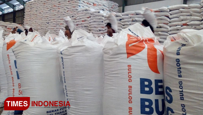 Stok beras di gudang Bulog (FOTO: Dokumen TIMES Indonesia).